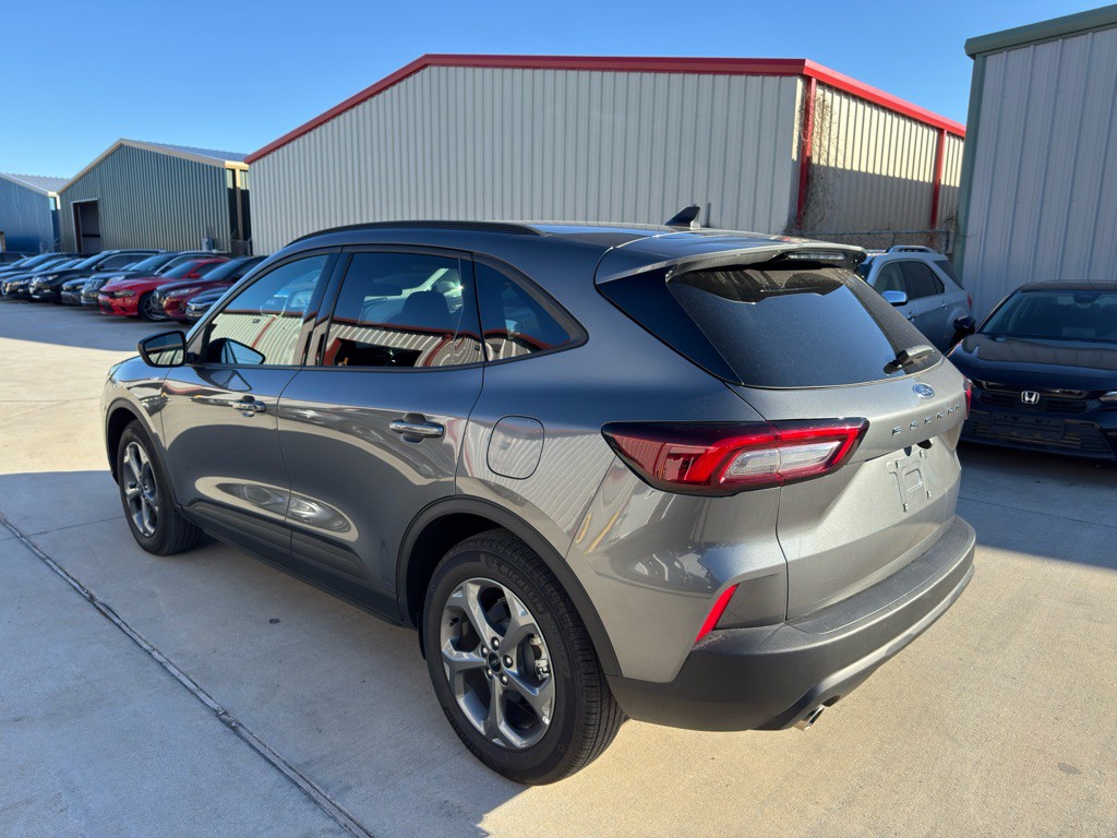 2025 Ford Escape Image 8