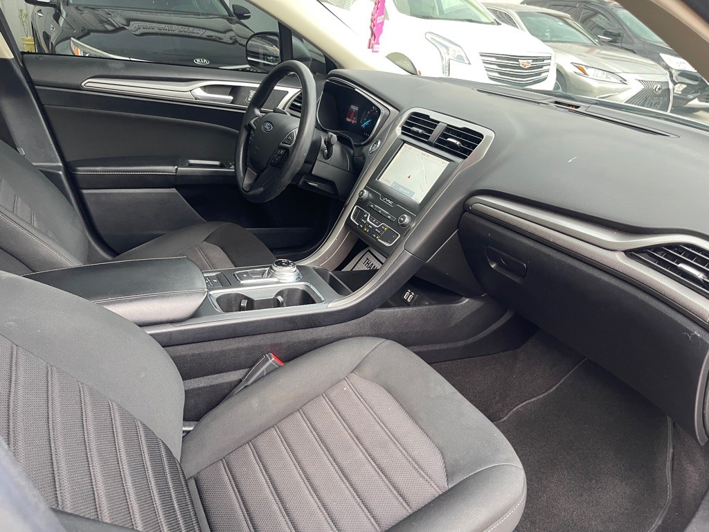 2020 Ford Fusion Image 18