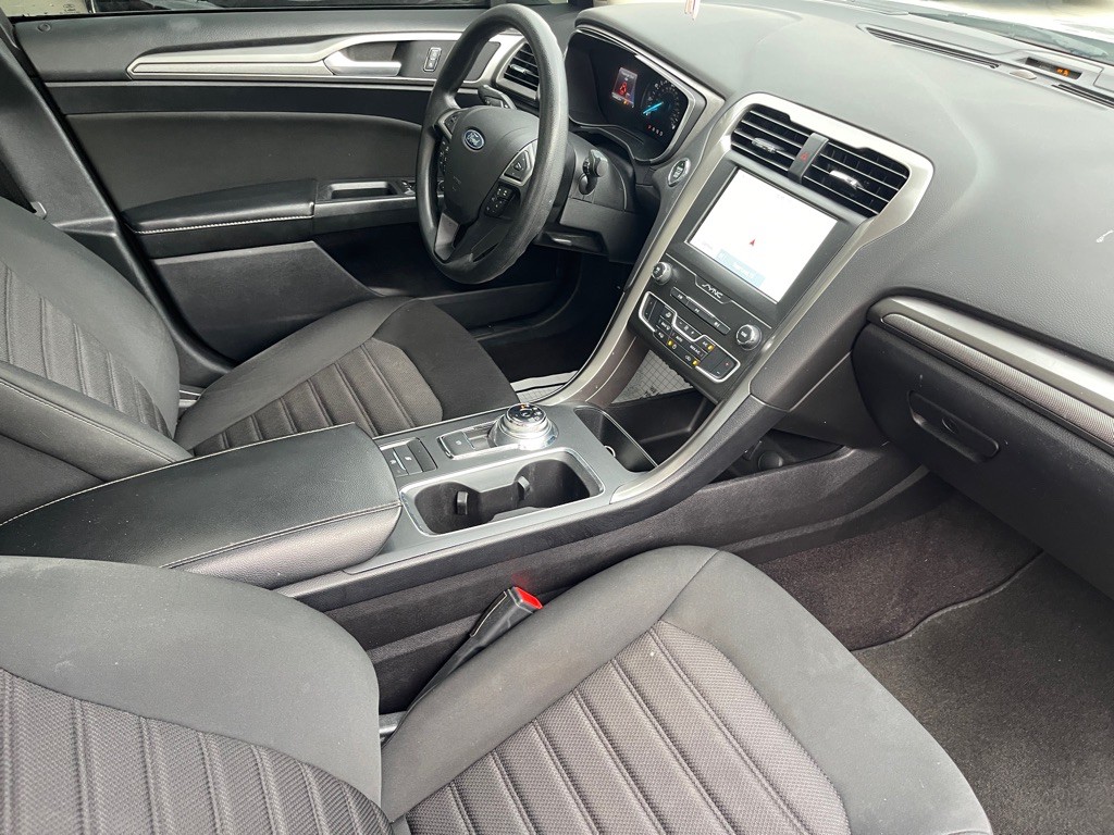 2020 Ford Fusion Image 24