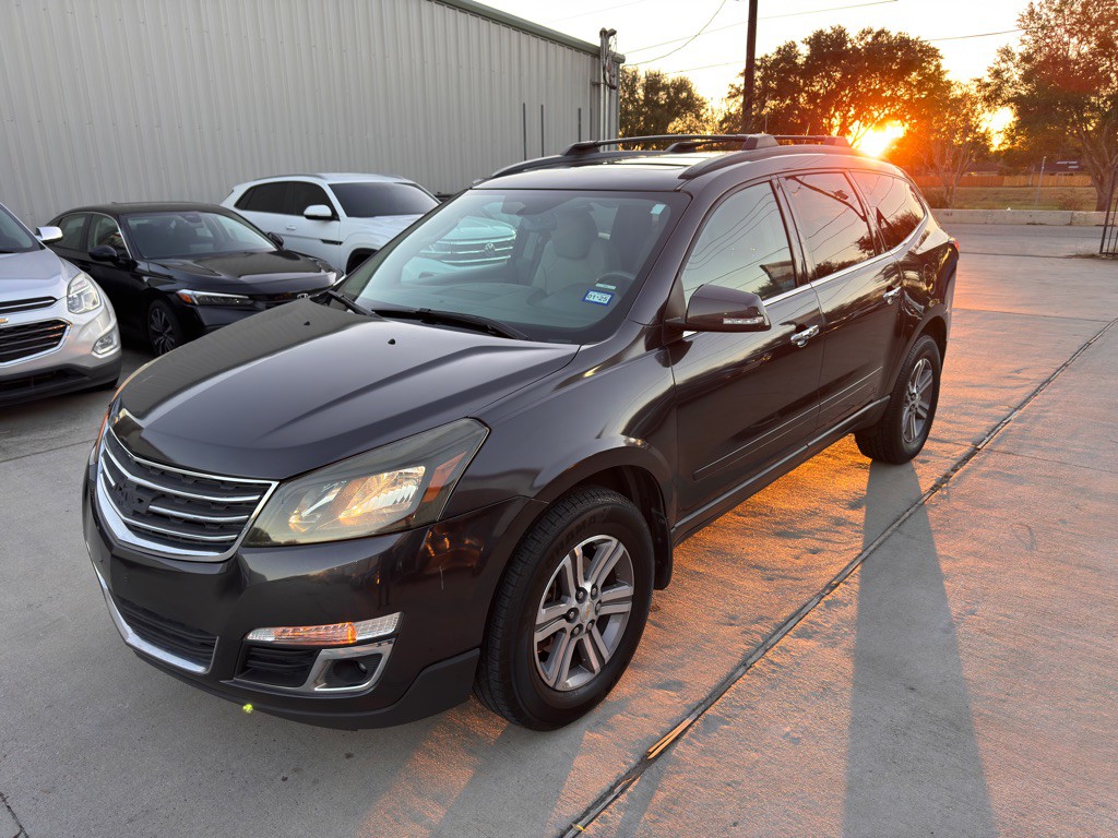 2017 Chevrolet Traverse Image 2