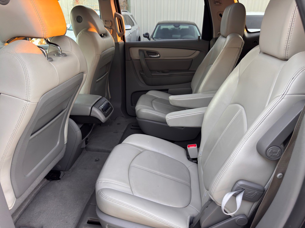 2017 Chevrolet Traverse Image 11