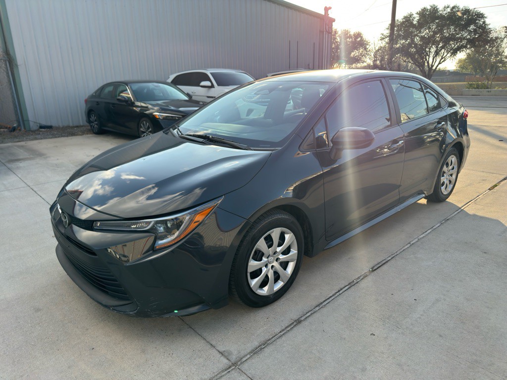 2023 Toyota Corolla Image 1