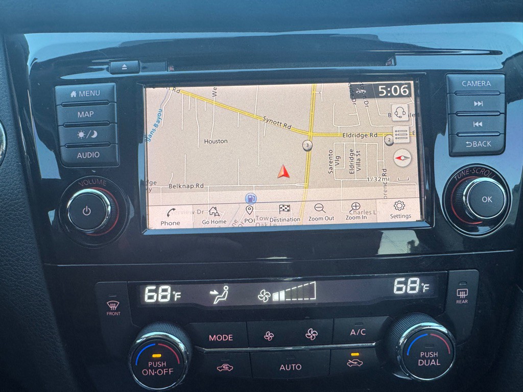 2018 Nissan Rogue Image 11