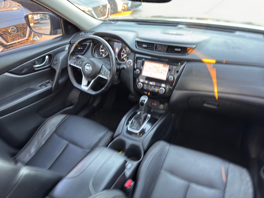 2018 Nissan Rogue Image 18