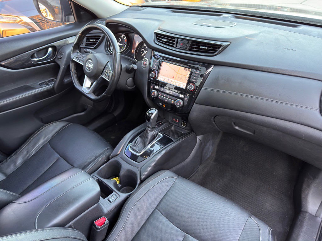 2018 Nissan Rogue Image 21