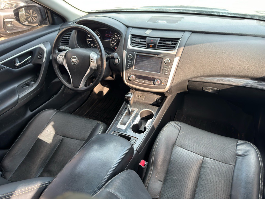2016 Nissan Altima Image 15