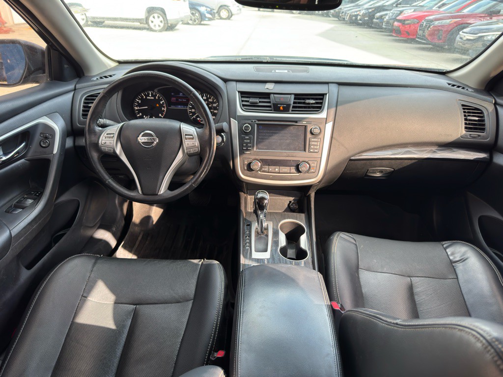 2016 Nissan Altima Image 16