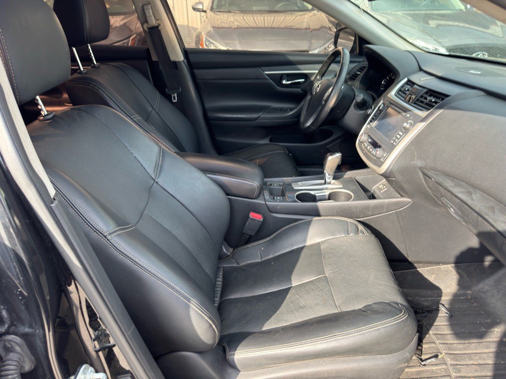 2016 Nissan Altima Image 17