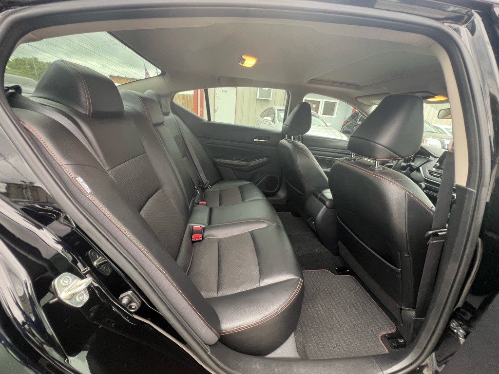 2019 Nissan Altima Image 10