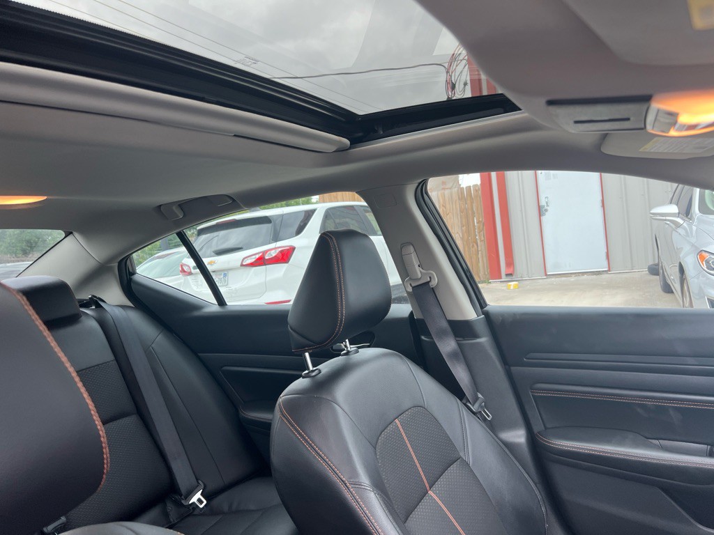 2019 Nissan Altima Image 17