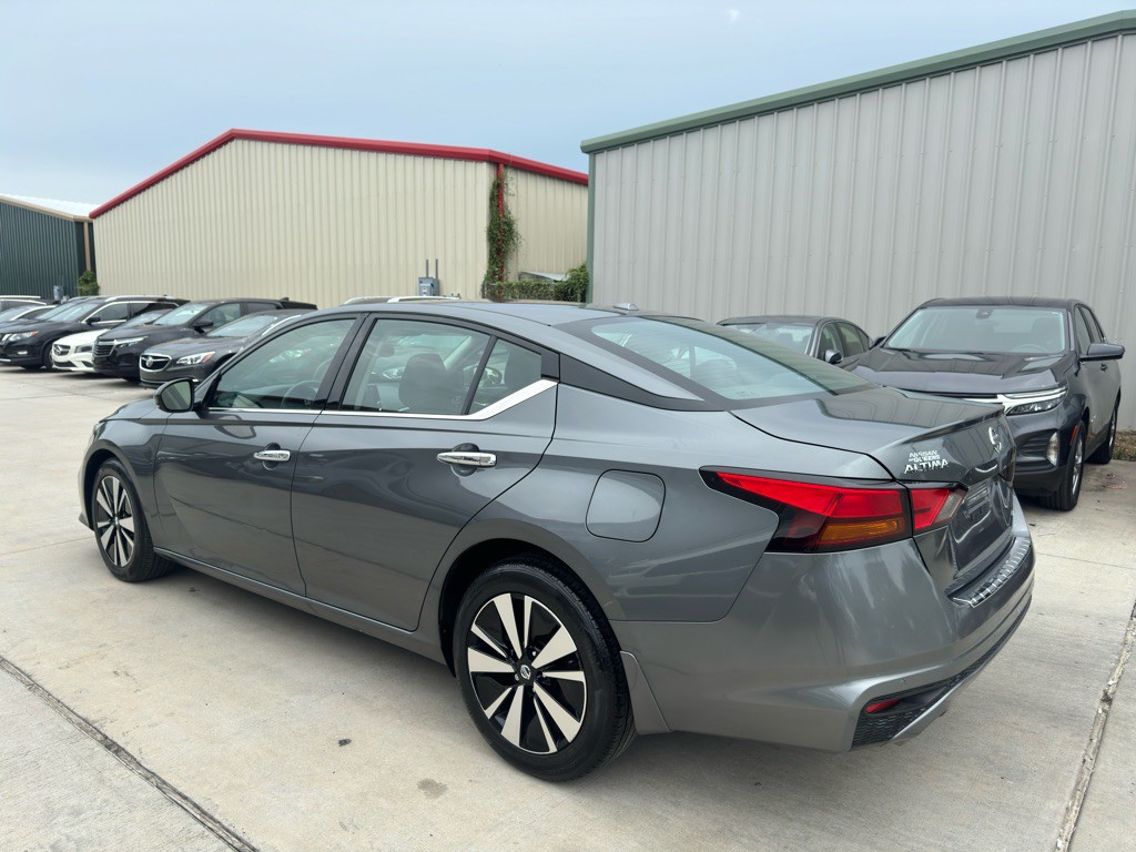 2020 Nissan Altima Image 8