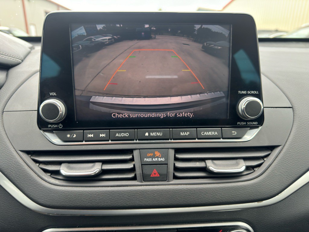 2020 Nissan Altima Image 10