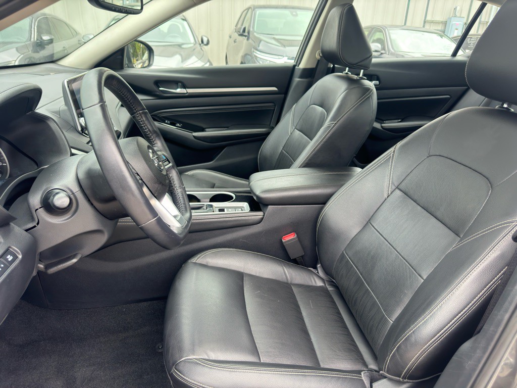 2020 Nissan Altima Image 14