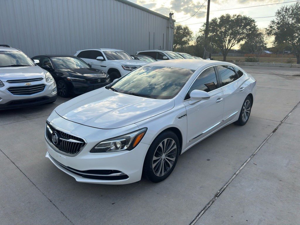 2017 Buick Lacrosse Image 2