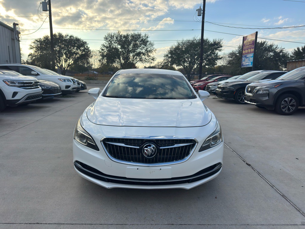 2017 Buick Lacrosse Image 3