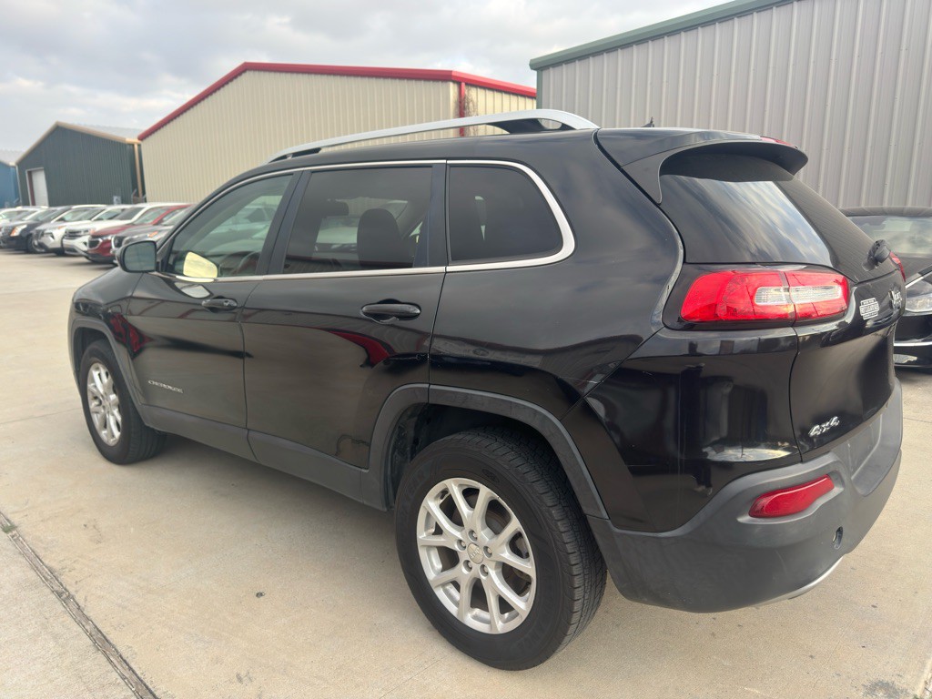 2016 Jeep Cherokee Image 9