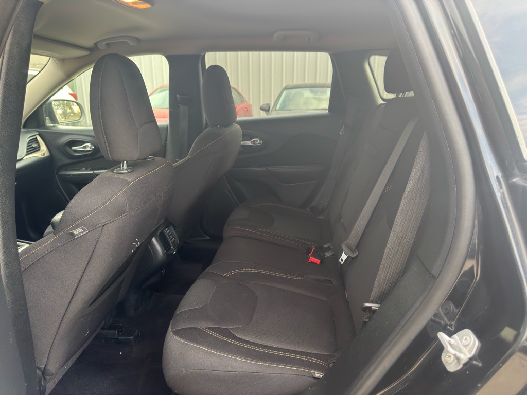 2016 Jeep Cherokee Image 12