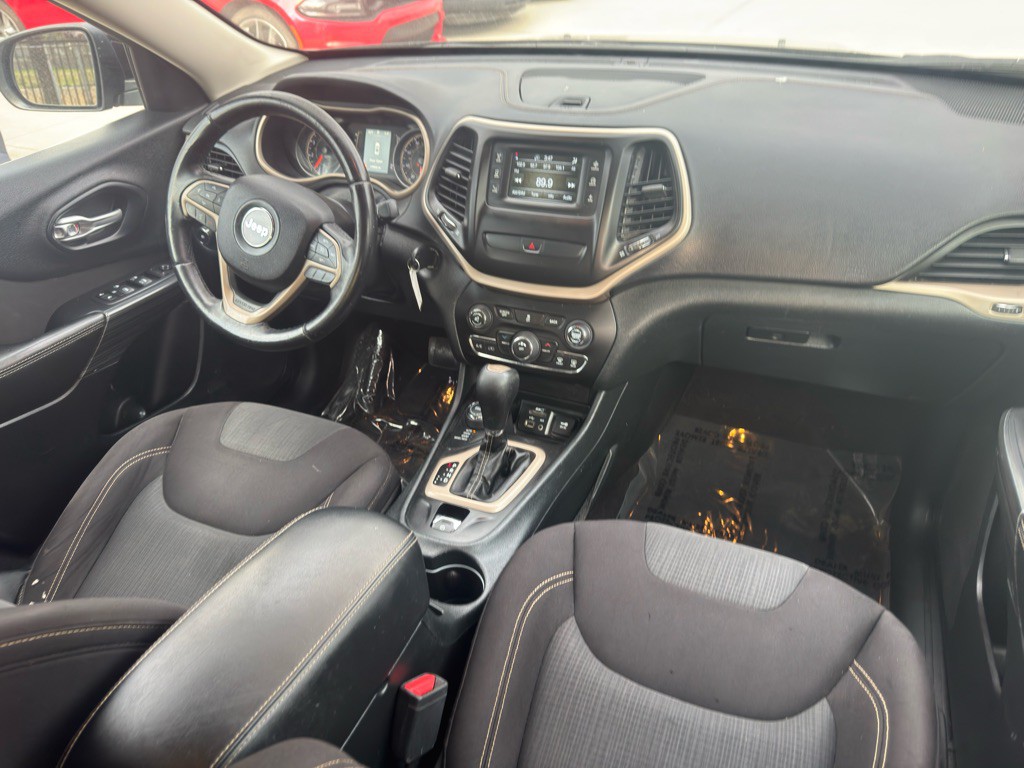 2016 Jeep Cherokee Image 17