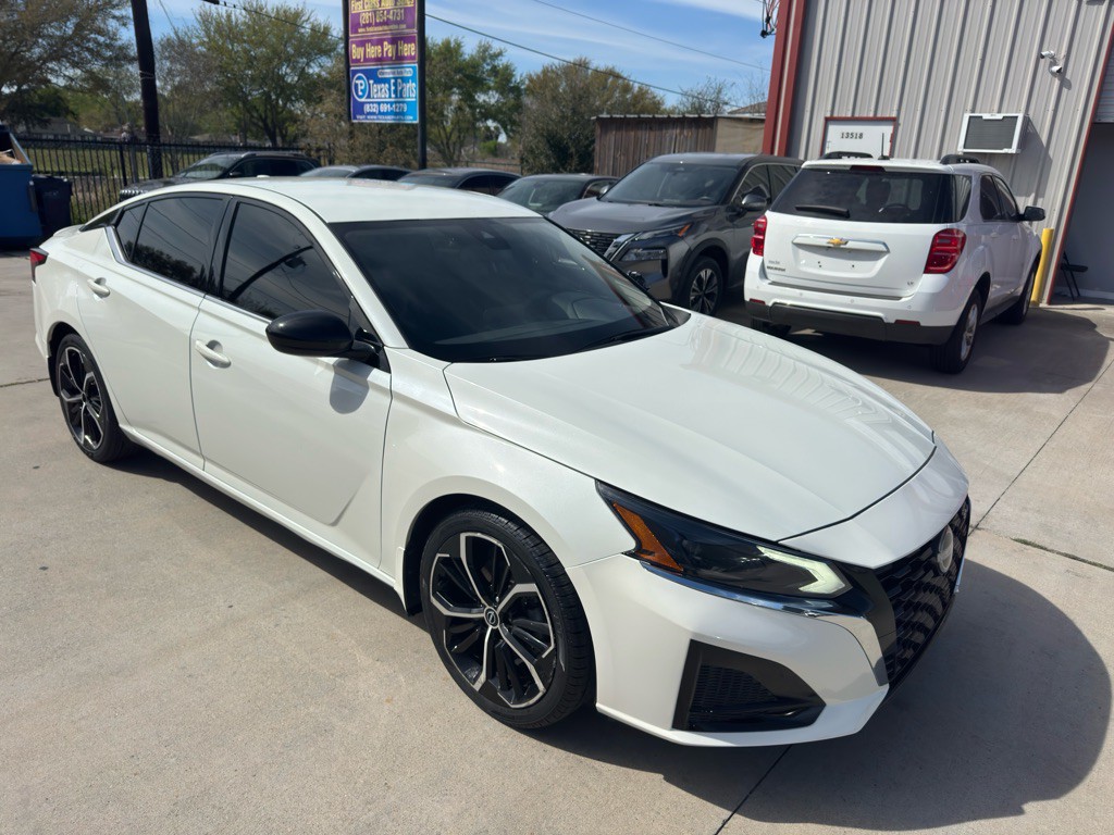 2023 Nissan Altima Image 5