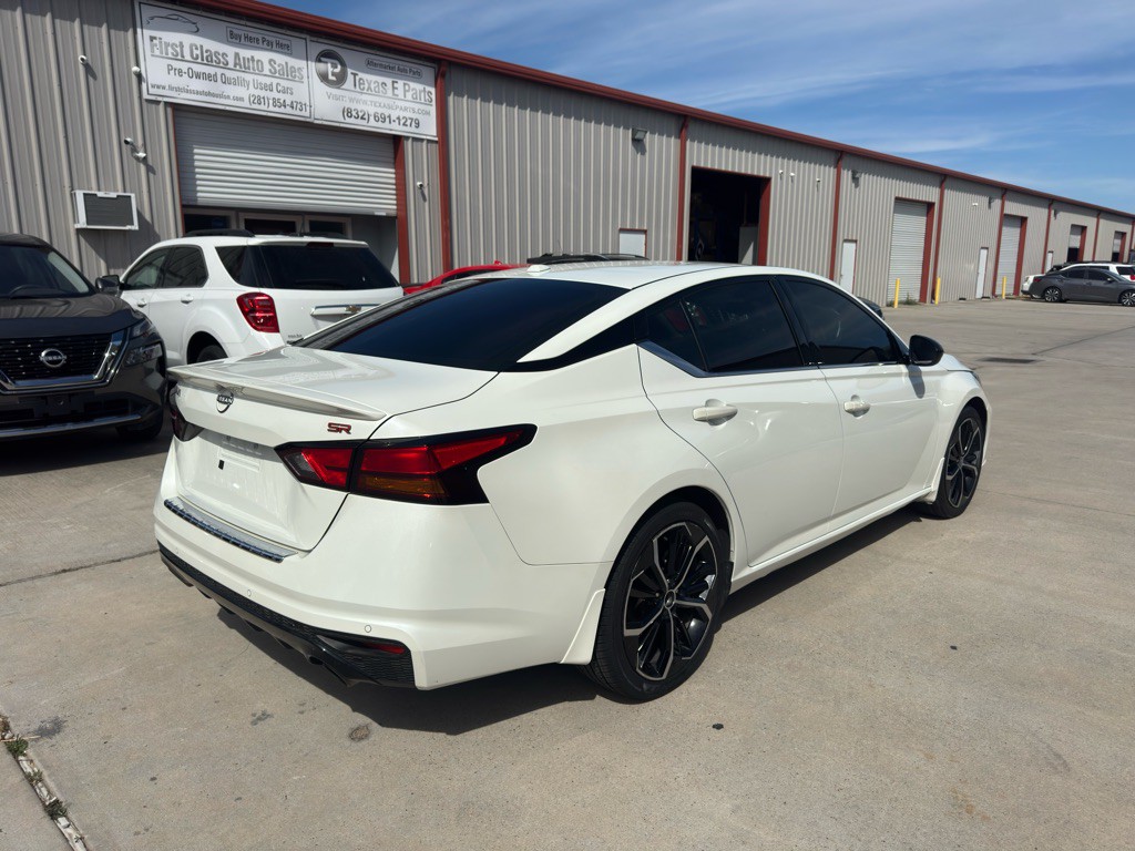 2023 Nissan Altima Image 7