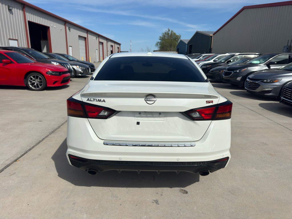 2023 Nissan Altima Image 8