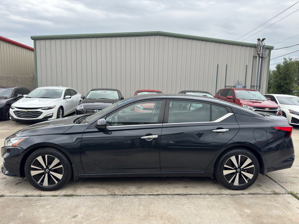 2022 Nissan Altima Image 9