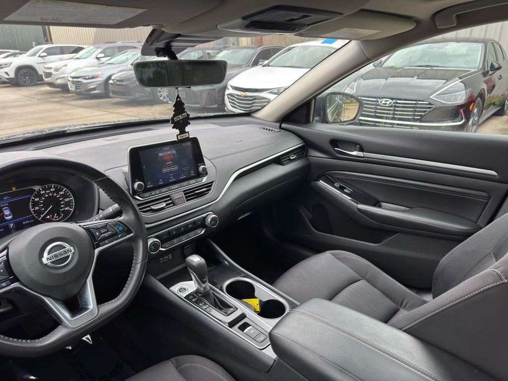 2022 Nissan Altima Image 13