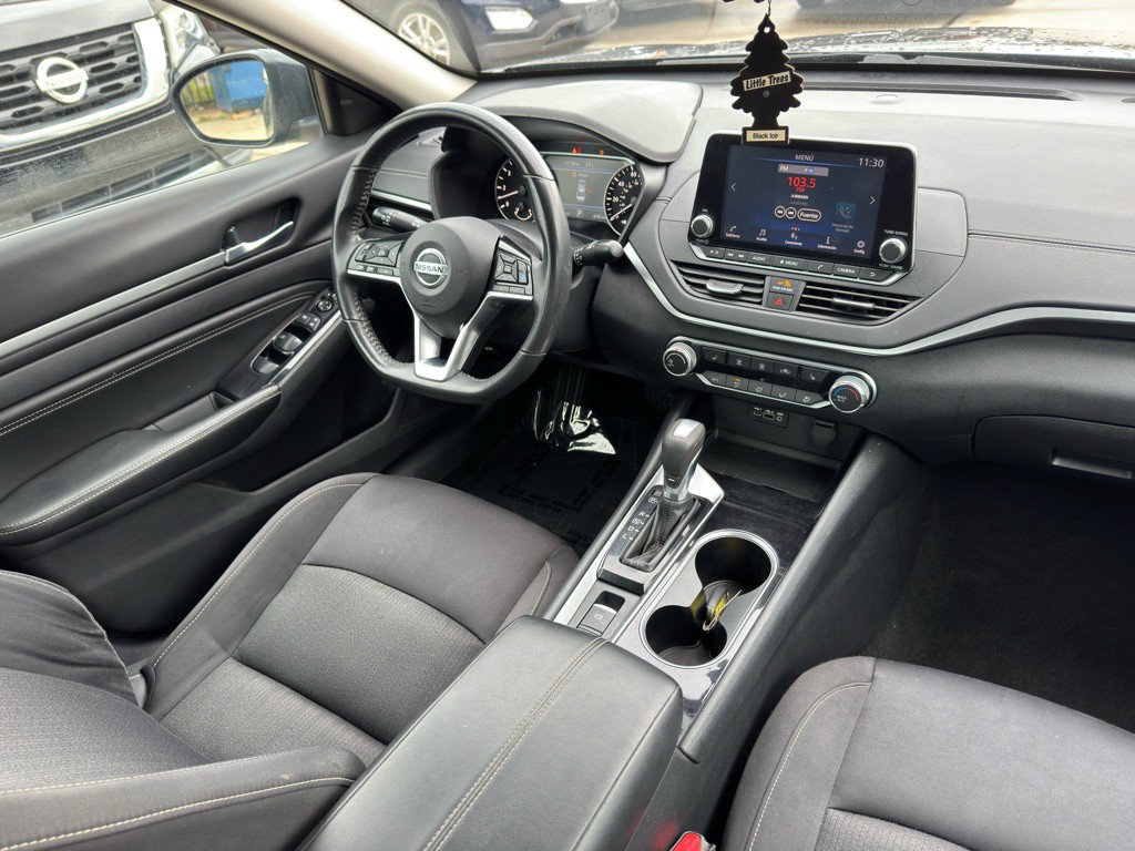 2022 Nissan Altima Image 17