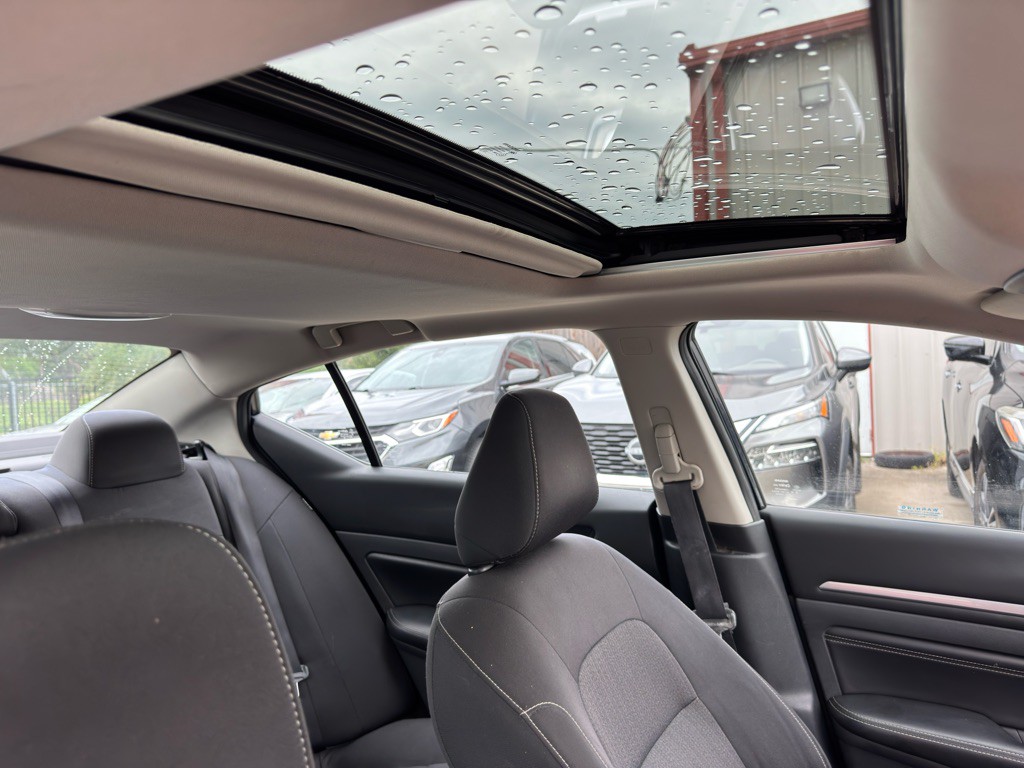 2022 Nissan Altima Image 21