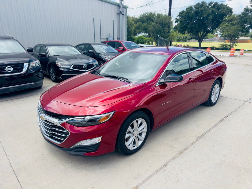 2025 Chevrolet Malibu Image 2