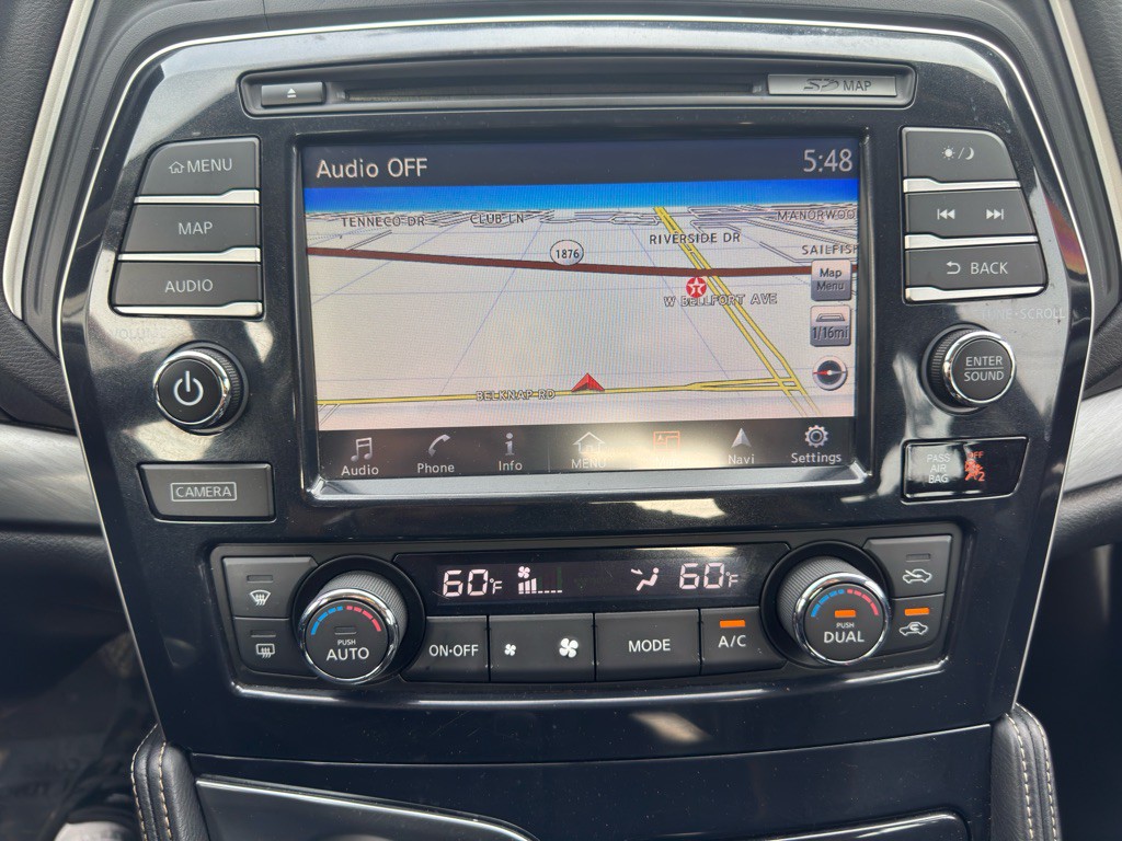 2017 Nissan Maxima Image 9