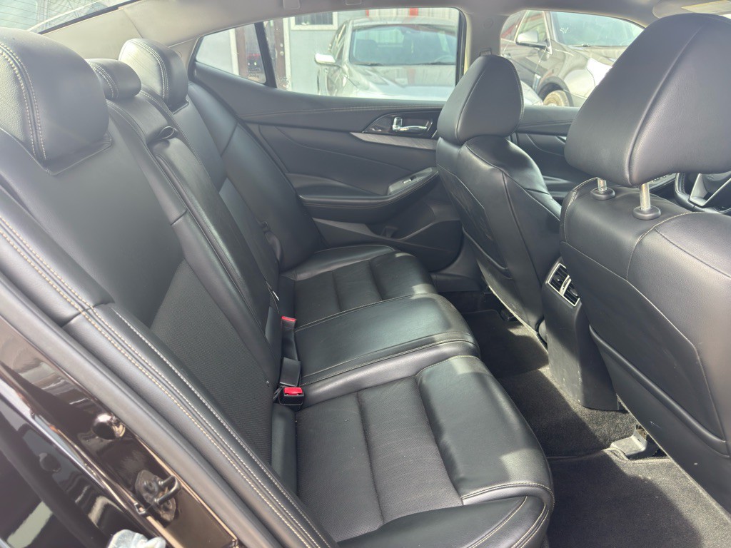 2017 Nissan Maxima Image 14