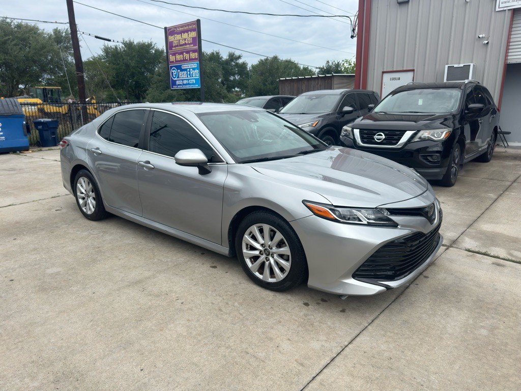 2019 Toyota Camry Image 3