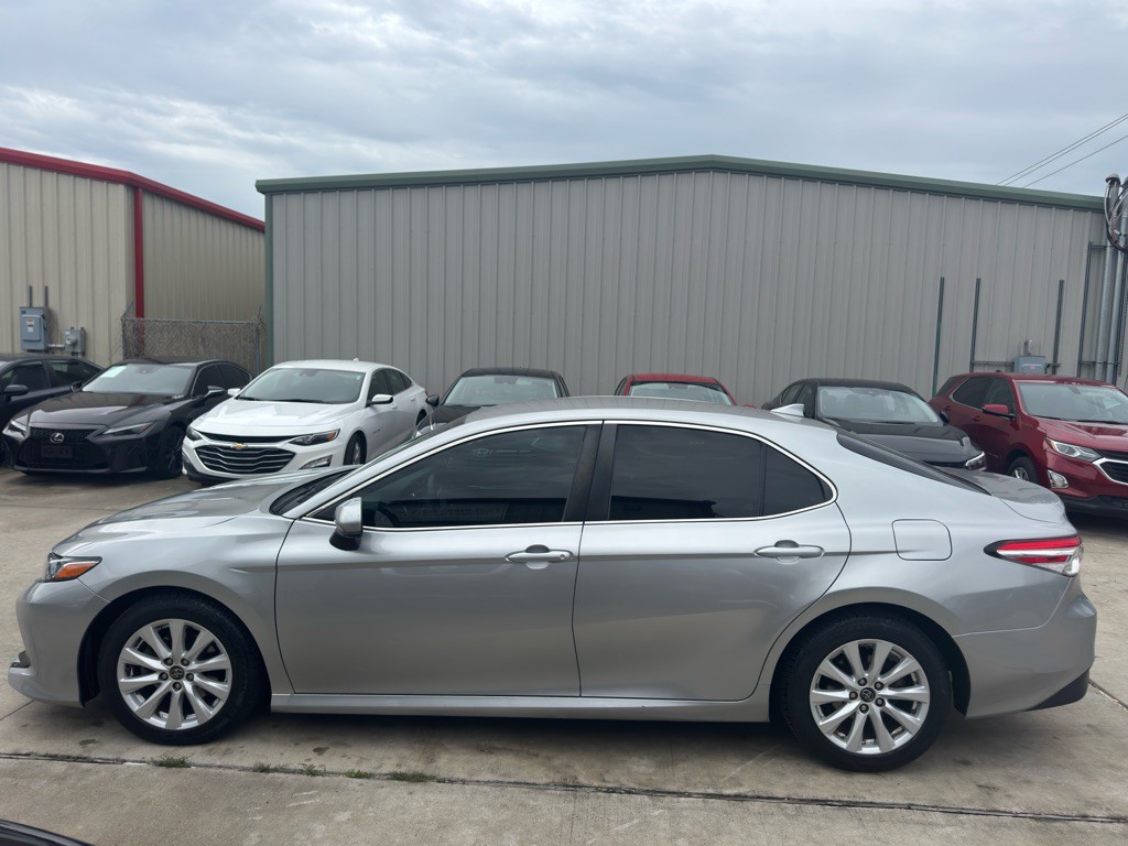 2019 Toyota Camry Image 8