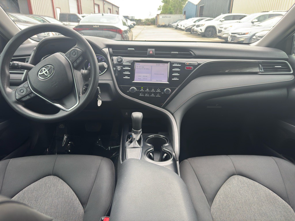 2019 Toyota Camry Image 16