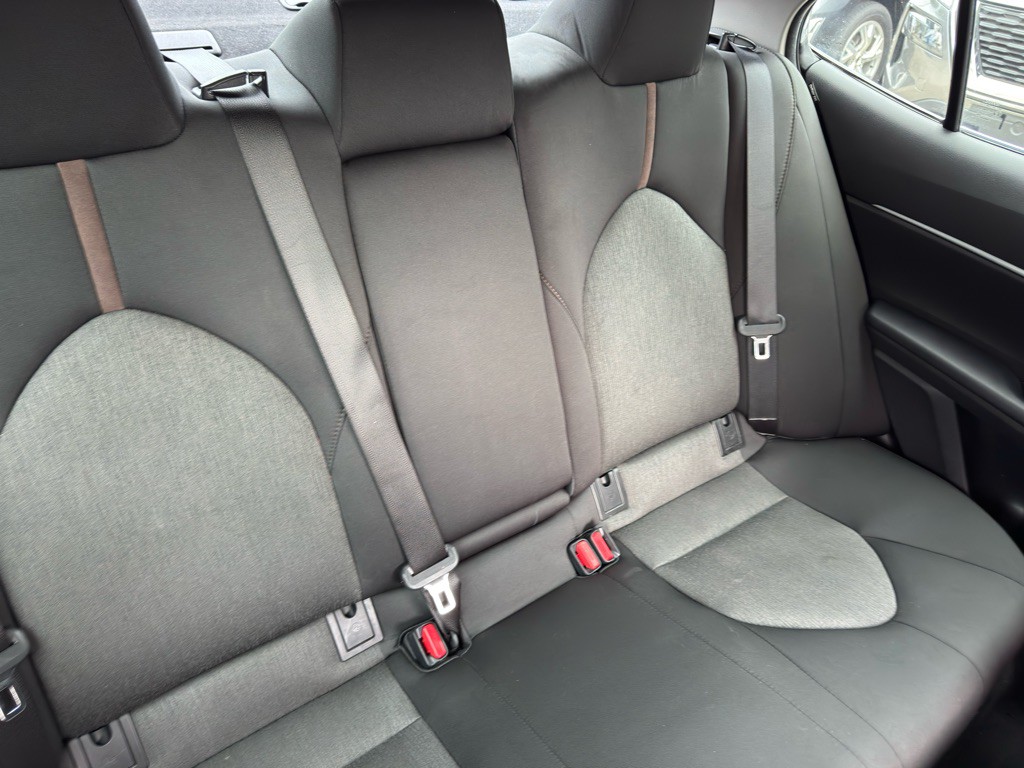 2019 Toyota Camry Image 20