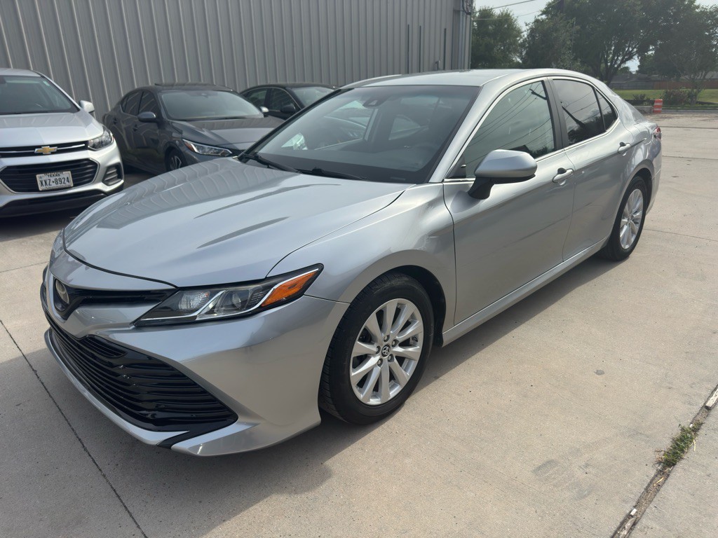 2019 Toyota Camry Image 1