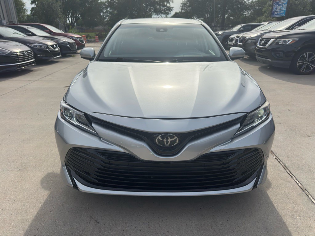 2019 Toyota Camry Image 3