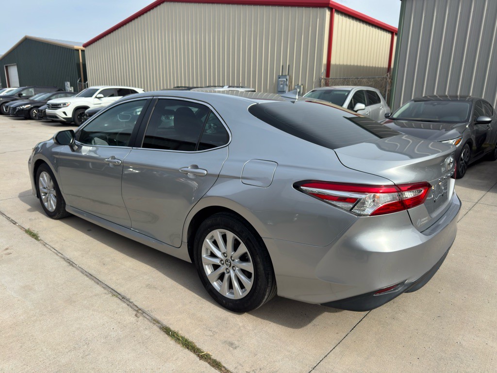 2019 Toyota Camry Image 6