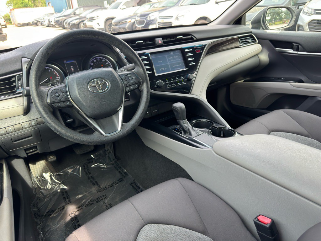 2019 Toyota Camry Image 9