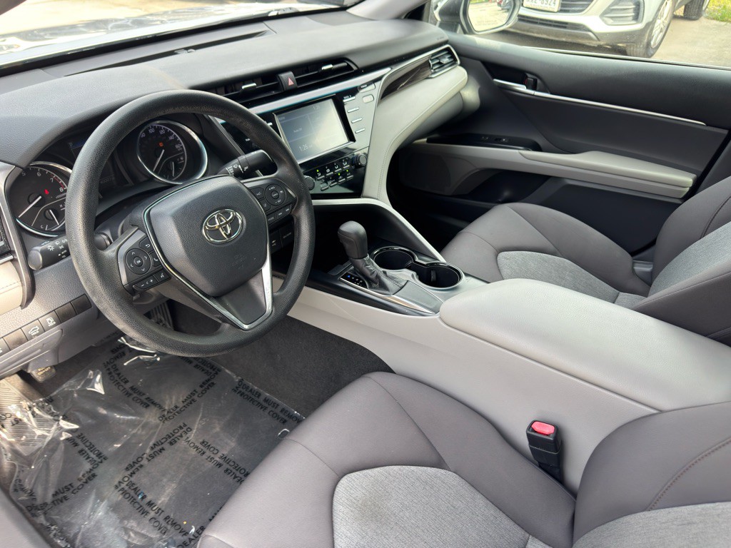 2019 Toyota Camry Image 10