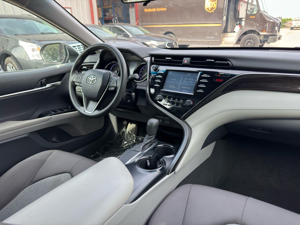 2019 Toyota Camry Image 15