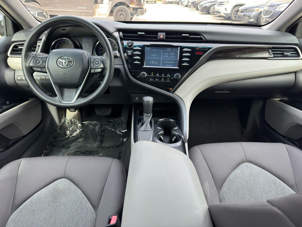 2019 Toyota Camry Image 16