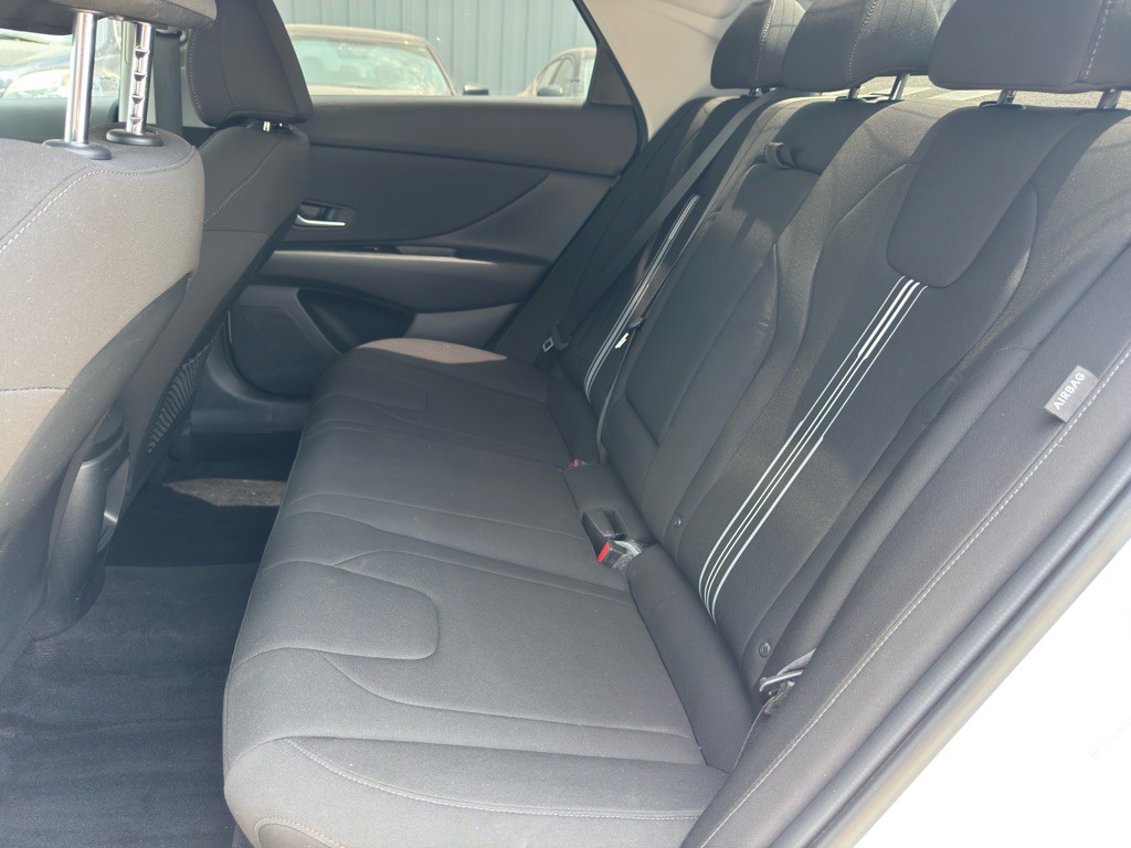 2025 Hyundai Elantra Image 10