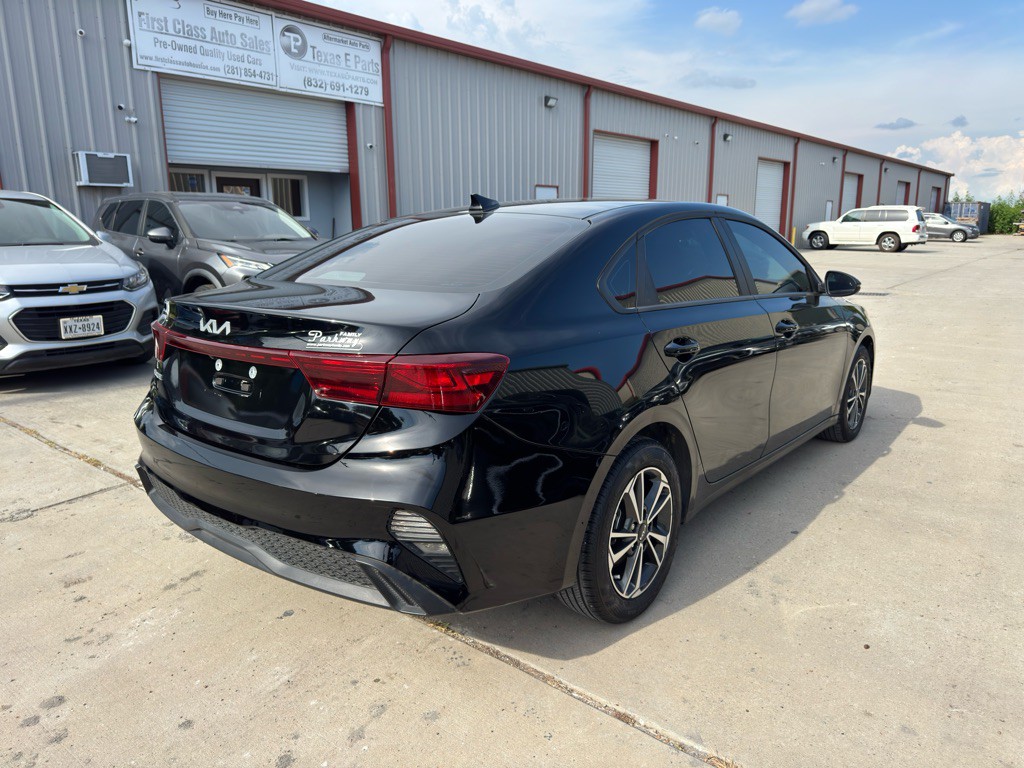 2024 Kia Forte Image 3