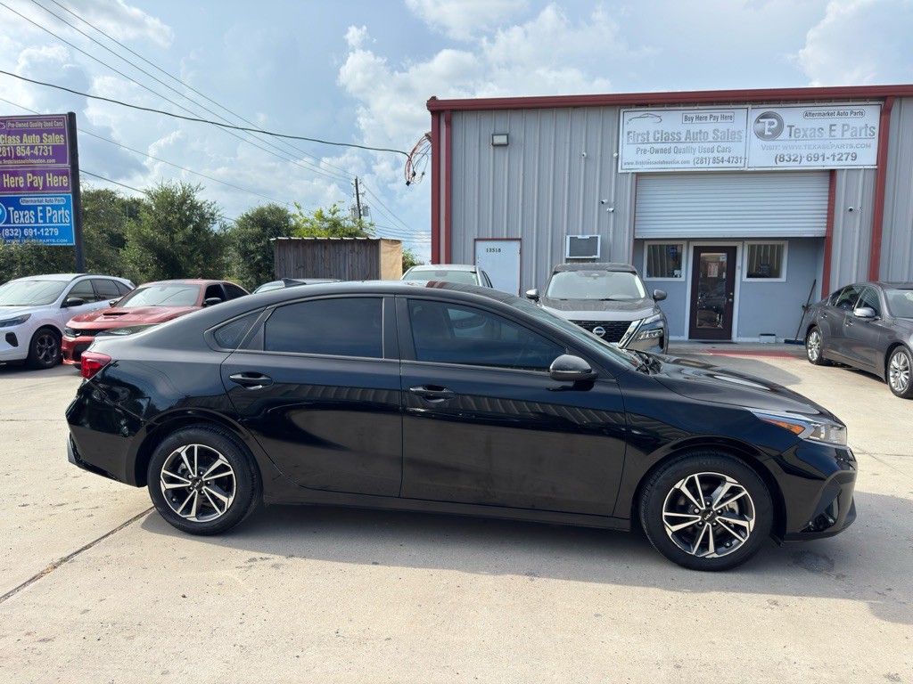 2024 Kia Forte Image 5