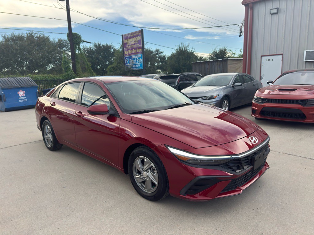 2025 Hyundai Elantra Image 4