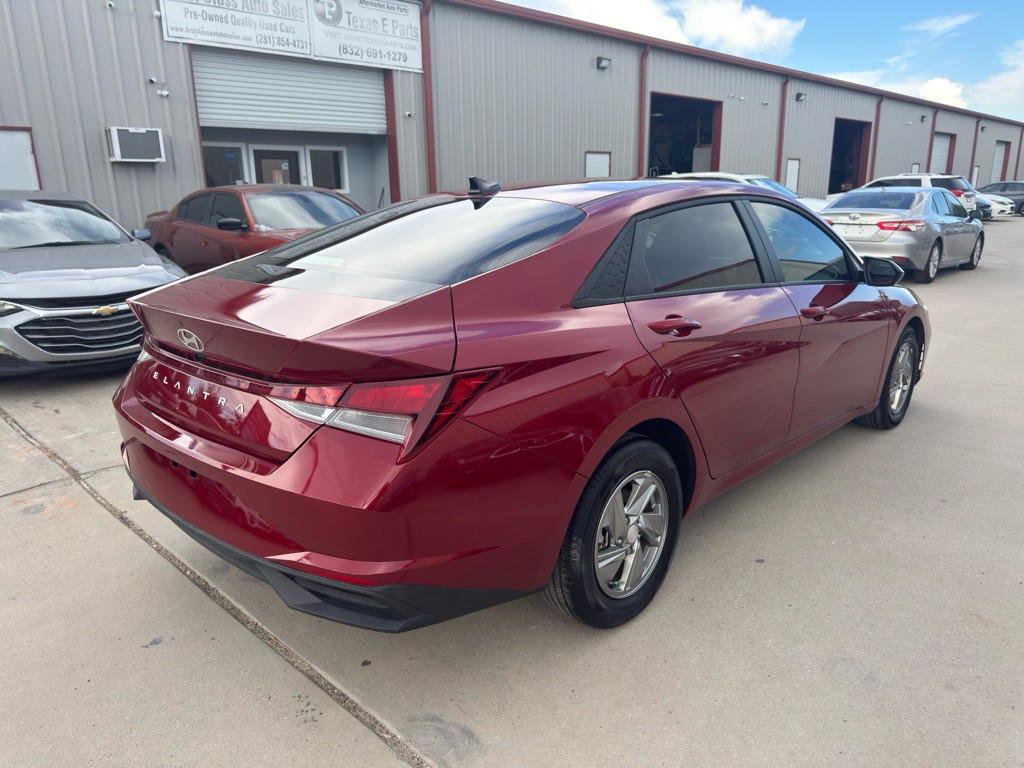 2025 Hyundai Elantra Image 6