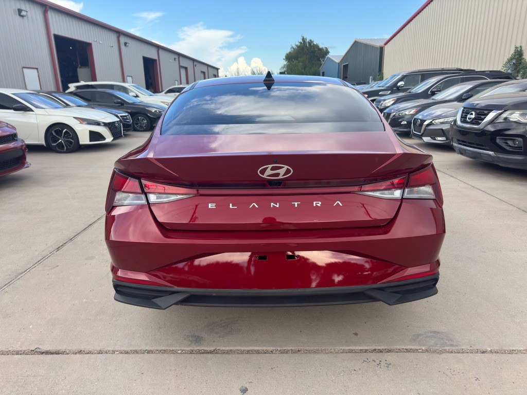 2025 Hyundai Elantra Image 7