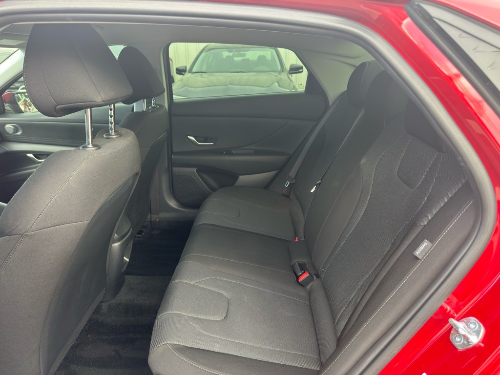 2025 Hyundai Elantra Image 11
